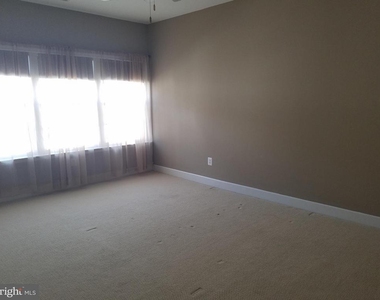 715 Hidden Marsh Street - Photo Thumbnail 15