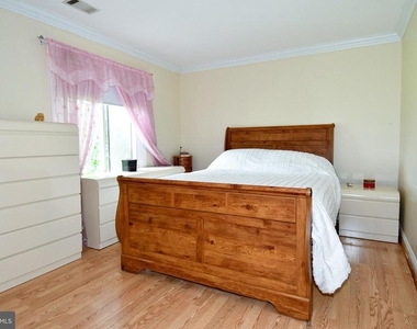 9401 Hickory View Place - Photo Thumbnail 27
