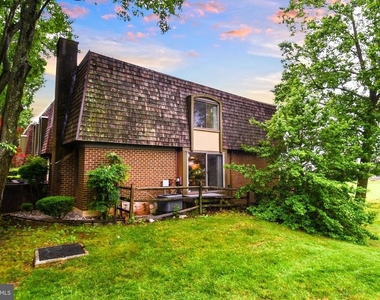 9401 Hickory View Place - Photo Thumbnail 41