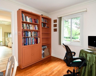 9401 Hickory View Place - Photo Thumbnail 19