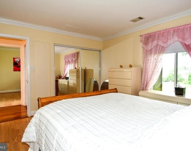 9401 Hickory View Place - Photo Thumbnail 28