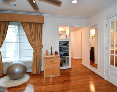 9401 Hickory View Place - Photo Thumbnail 22