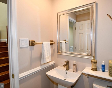 9401 Hickory View Place - Photo Thumbnail 17