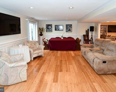 9401 Hickory View Place - Photo Thumbnail 34
