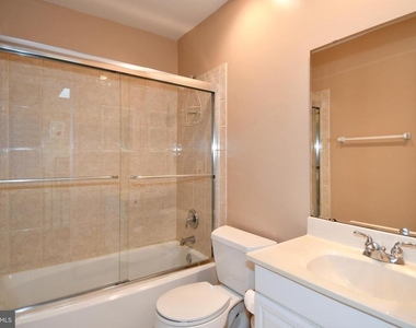 9401 Hickory View Place - Photo Thumbnail 31