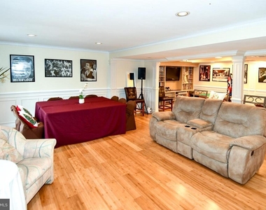 9401 Hickory View Place - Photo Thumbnail 35