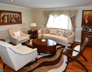 9401 Hickory View Place - Photo Thumbnail 15