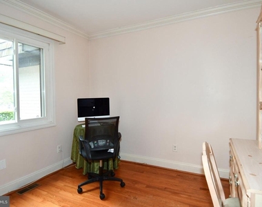 9401 Hickory View Place - Photo Thumbnail 20