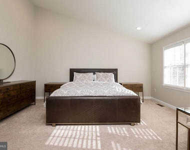 5920 Maplewood Park Place - Photo Thumbnail 31