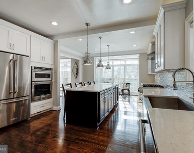 5920 Maplewood Park Place - Photo Thumbnail 10