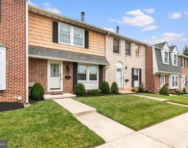 330 Harlan Square - Photo Thumbnail 1
