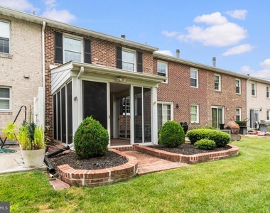 330 Harlan Square - Photo Thumbnail 34