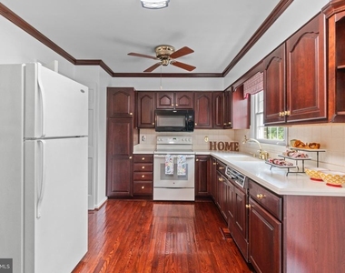 330 Harlan Square - Photo Thumbnail 10