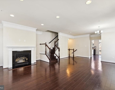 67 Linden Place - Photo Thumbnail 14