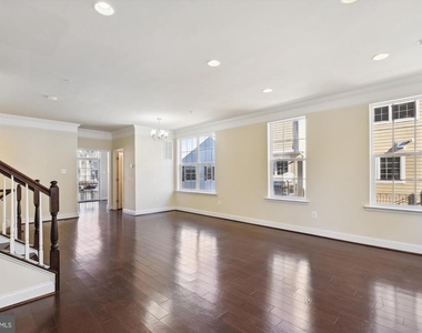 67 Linden Place - Photo Thumbnail 8