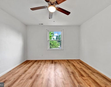 811 Seagrove Road E - Photo Thumbnail 10
