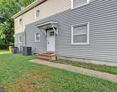 811 Seagrove Road E - Photo Thumbnail 17
