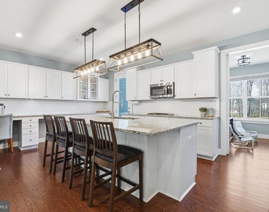 2658 Sequoia Lane - Photo Thumbnail 6