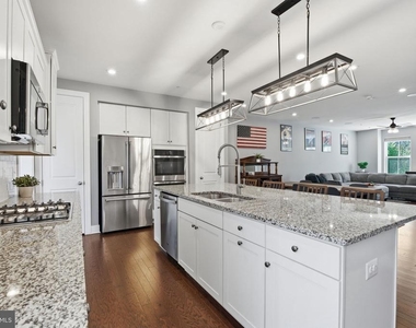 2658 Sequoia Lane - Photo Thumbnail 8
