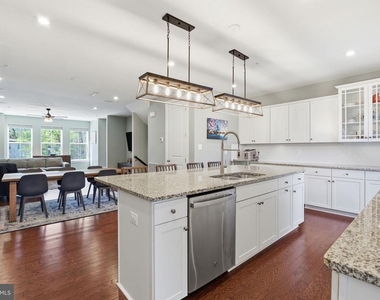 2658 Sequoia Lane - Photo Thumbnail 10
