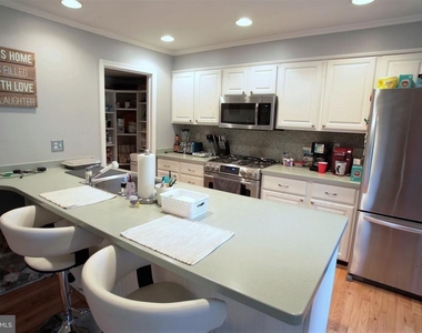 1724 Dana Street - Photo Thumbnail 2