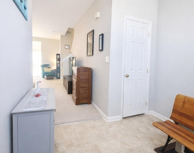417 Wilmore Drive - Photo Thumbnail 11