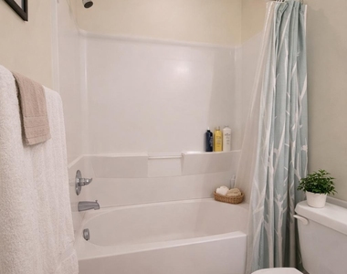 417 Wilmore Drive - Photo Thumbnail 4