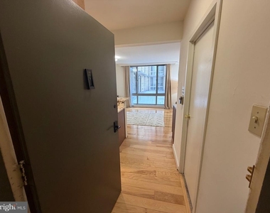 950 25th Street Nw - Photo Thumbnail 27