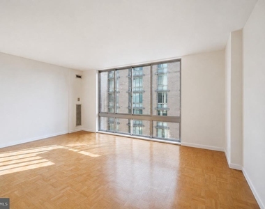 950 25th St Nw - Photo Thumbnail 2