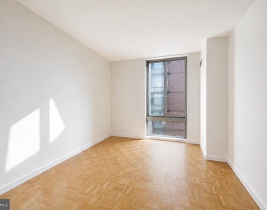 950 25th St Nw - Photo Thumbnail 5