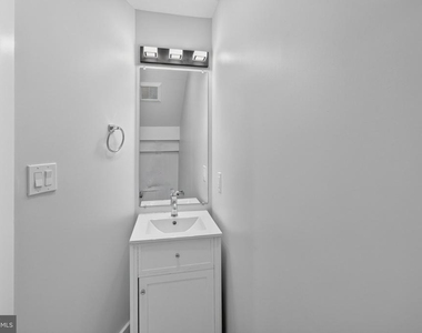 1650 Columbia Road Nw - Photo Thumbnail 7