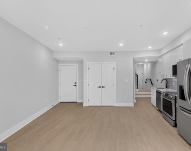 1650 Columbia Road Nw - Photo Thumbnail 5