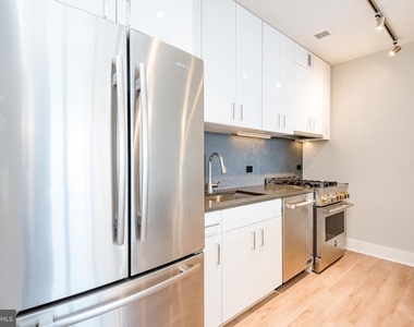 88 V Street Sw - Photo Thumbnail 10