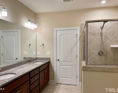 811 Rymark Court - Photo Thumbnail 11