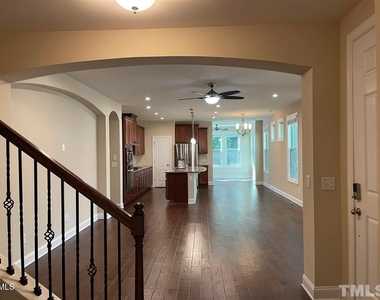811 Rymark Court - Photo Thumbnail 2