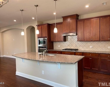 811 Rymark Court - Photo Thumbnail 6