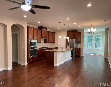811 Rymark Court - Photo Thumbnail 5