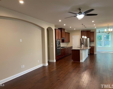 811 Rymark Court - Photo Thumbnail 3
