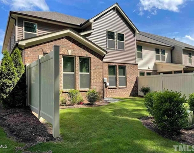 811 Rymark Court - Photo Thumbnail 17