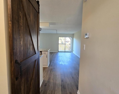 3071 Huntleigh Drive - Photo Thumbnail 16