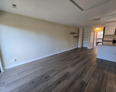 3071 Huntleigh Drive - Photo Thumbnail 24
