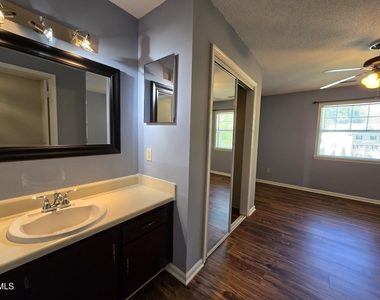 117 Kingsbury Drive - Photo Thumbnail 32