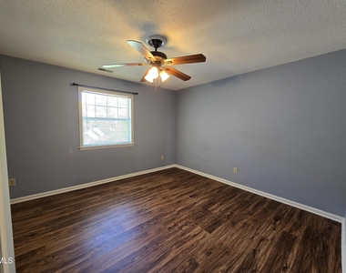 117 Kingsbury Drive - Photo Thumbnail 35