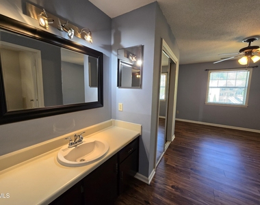 117 Kingsbury Drive - Photo Thumbnail 33