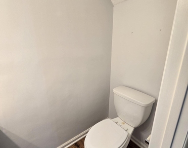 117 Kingsbury Drive - Photo Thumbnail 17