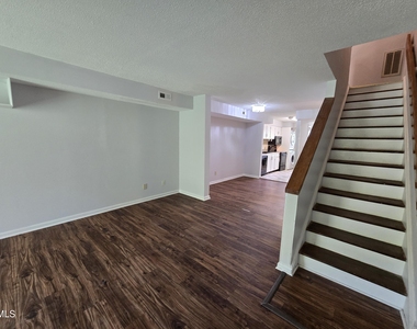 117 Kingsbury Drive - Photo Thumbnail 23