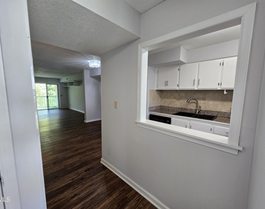 117 Kingsbury Drive - Photo Thumbnail 4
