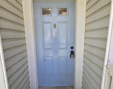 117 Kingsbury Drive - Photo Thumbnail 1
