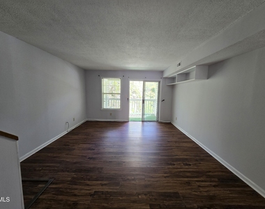 117 Kingsbury Drive - Photo Thumbnail 18