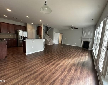 702 Unison Court - Photo Thumbnail 12
